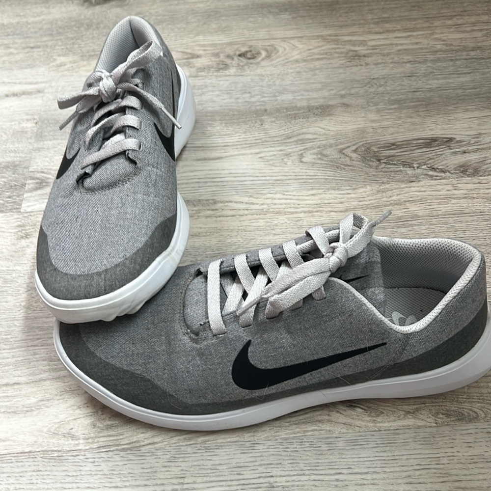 NIKE golf shoe